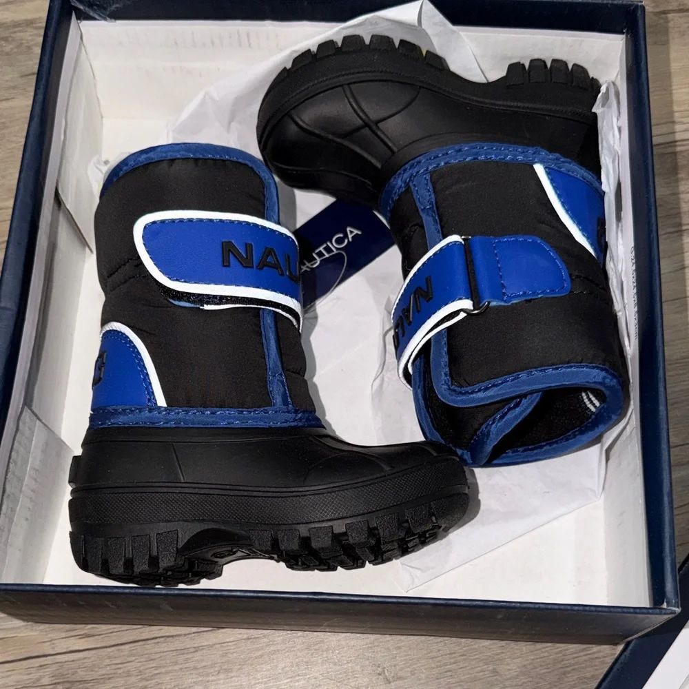 Nautica Kids Black and Blue Waterproof Winter Boots